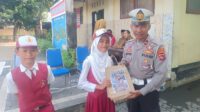 Police Goes to School Polres Lombok Barat Gencar Edukasi Keselamatan Berlalu Lintas Sejak Dini
