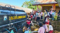 Polres Lombok Barat Salurkan 5.000 Liter Air Bersih, Wujud Kepedulian di Hari Bhayangkara Ke-79 (1) Polres Lombok Barat Salurkan 5.000 Liter Air Bersih, Wujud Kepedulian di Hari Bhayangkara Ke-79